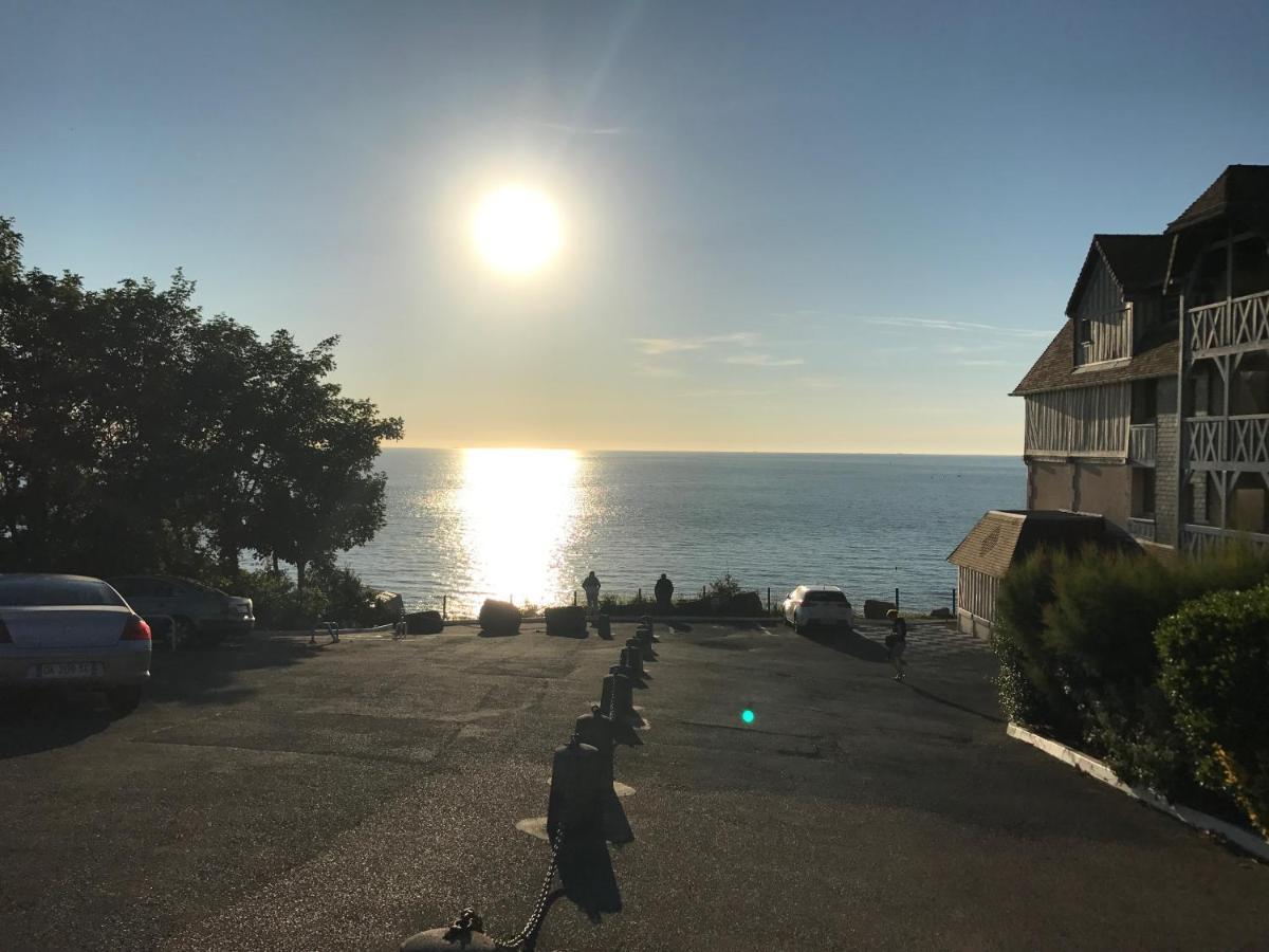 Cote Plage - Magnifique Appartement De Charme A Trouville Sur Mer - Linge - Lit Fait - Parking - Wifi - Classe Par L'Office Du Tourisme Buitenkant foto